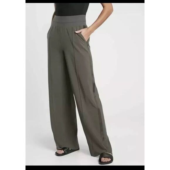 ATHLETA Nolita Wide Leg Featherweight Stretch Pant Mountain Olive Size 8 - Picture 2 of 11